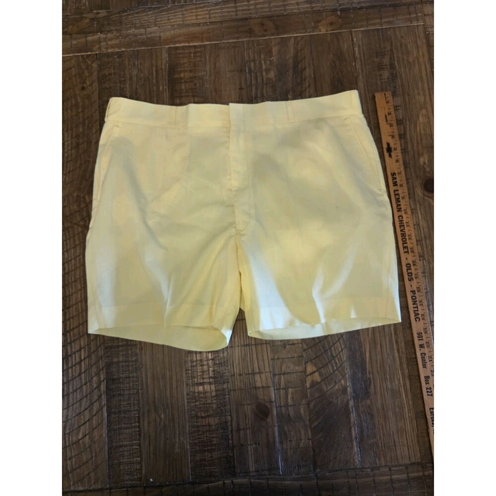 Vintage Made In The USA Woolrich Yellow Mens Shorts